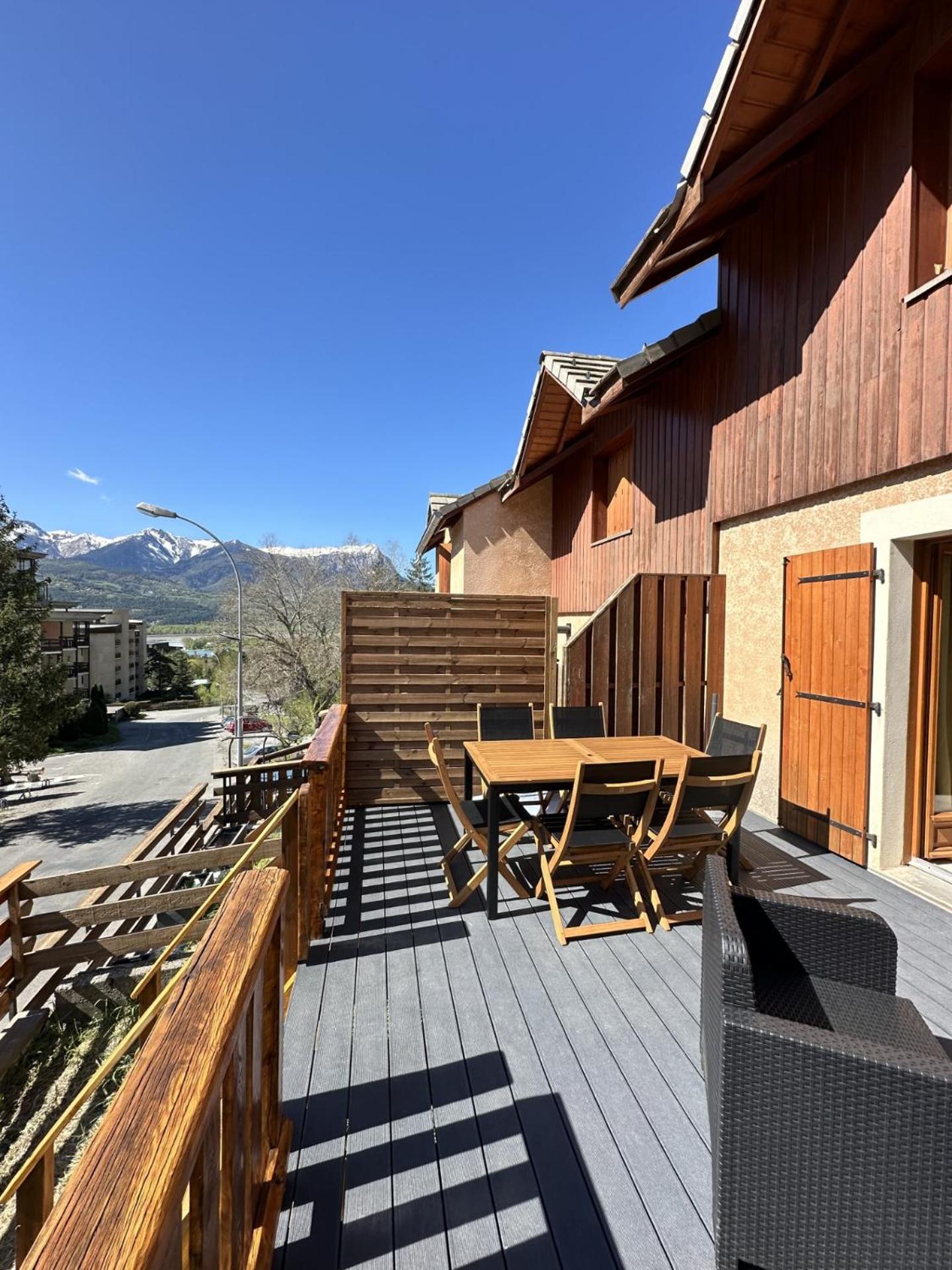 Апартаменты T3 Au Plan D'Eau D'Embrun Avec Garage Et Terrasse Экстерьер фото