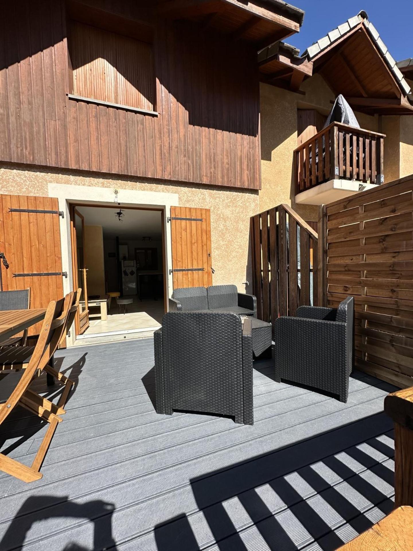 Апартаменты T3 Au Plan D'Eau D'Embrun Avec Garage Et Terrasse Экстерьер фото