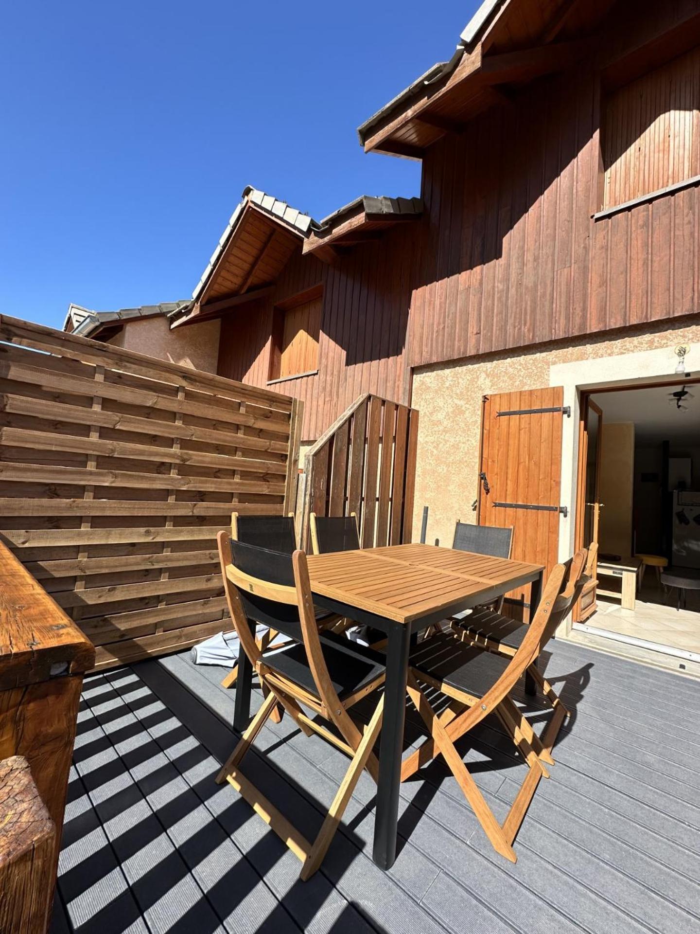 Апартаменты T3 Au Plan D'Eau D'Embrun Avec Garage Et Terrasse Экстерьер фото